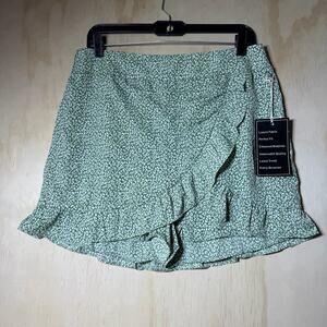 HAVE Women’s Skort Large Green Ruffle Wrap Look Elastic Waist NWT